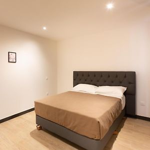 Hotel Leonard De Vinci II